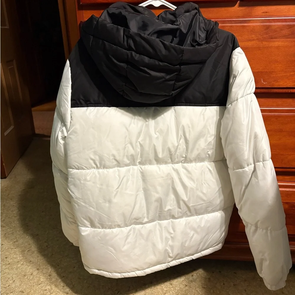Aeropostale Black and White Puffer Jacket